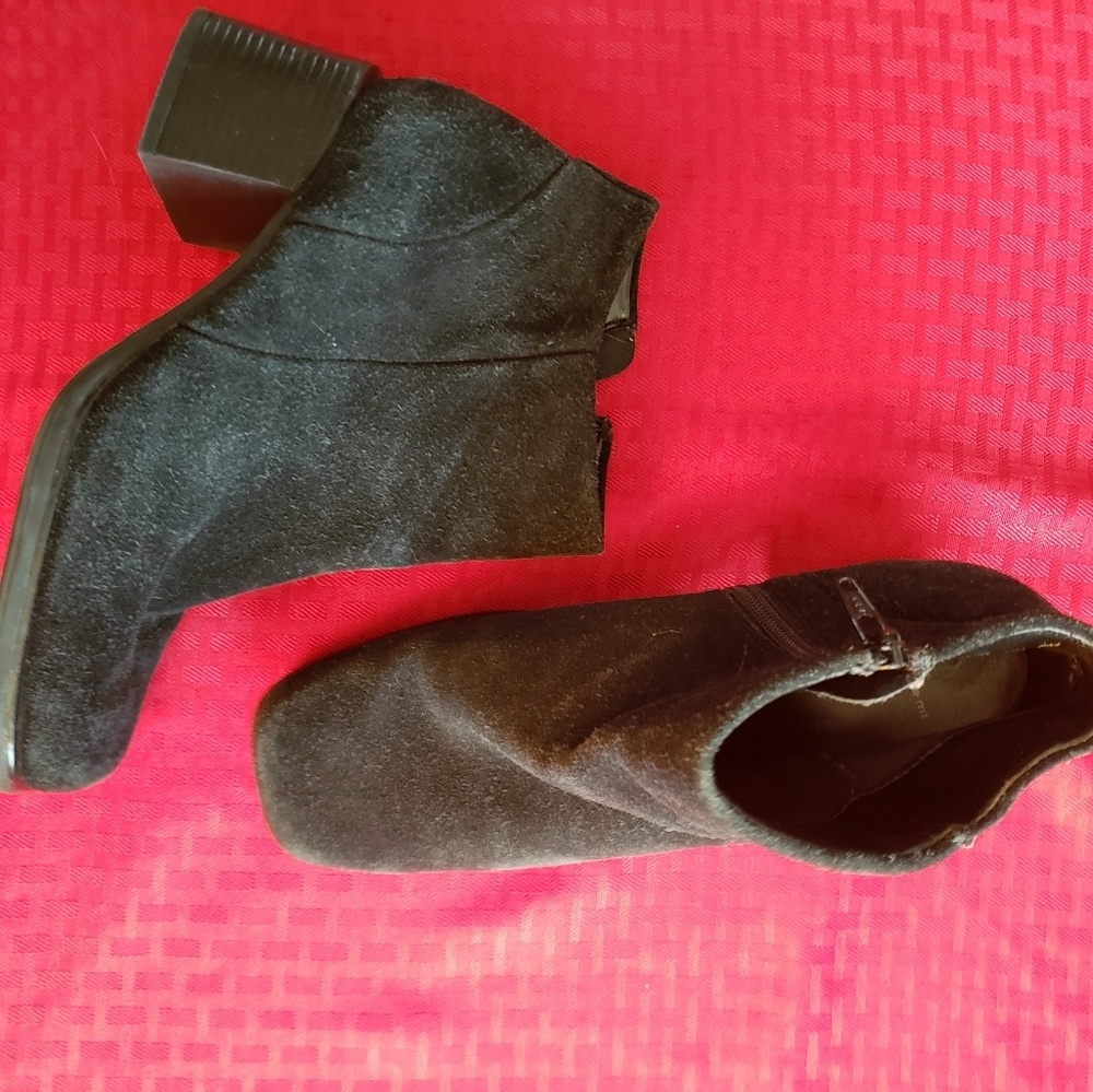White Mt ankle boots